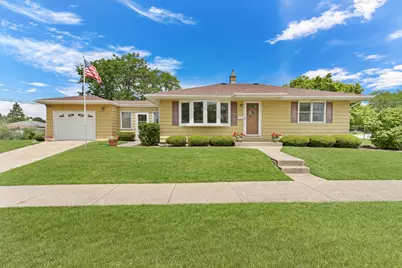 900 Merton Avenue, Waukegan, IL 60087 - Photo 1
