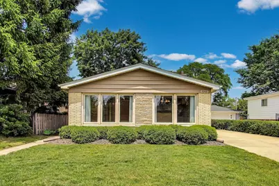 1042 W Central Road, Mount Prospect, IL 60056 - Photo 1