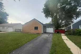 5 Denham Dr, Montgomery, IL 60538 - Photo 1