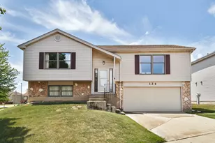 134 Hastings Mill Rd, Streamwood, IL 60107 - Photo 1