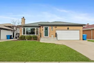 5660 N Rogers Ave, Chicago, IL 60646 - Photo 1