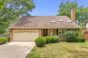 1042 N Thackeray Dr, Palatine, IL 60067 - Photo 1