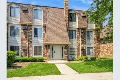 249 W Court Of Shorewood #1B, Vernon Hills, IL 60061 - Photo 1