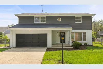 1707 N Park Drive, Mount Prospect, IL 60056 - Photo 1