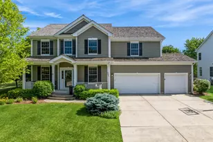 2865 Trail Crest Ln, Lindenhurst, IL 60046 - Photo 1