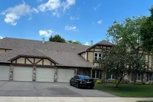 1220 Streamwood Ln, Vernon Hills, IL 60061 - Photo 1