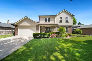 20W428 Westminster Dr, Downers Grove, IL 60516 - Photo 1