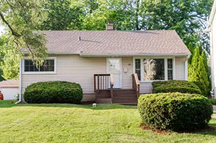 128 E Van Buren St, Villa Park, IL 60181 - Photo 1