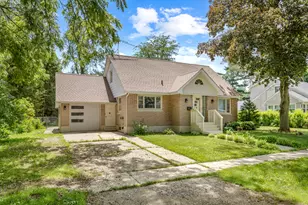 635 E Prairie St, Marengo, IL 60152 - Photo 1