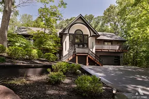 113 Oak Ridge Dr E, Burr Ridge, IL 60527 - Photo 1