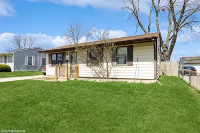 4 E Streamwood Boulevard, Streamwood, IL 60107 - Photo 1