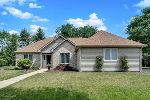 731 Maves Dr, Batavia, IL 60510 - Photo 1