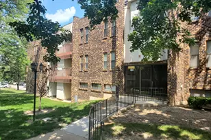 2275 Country Club Dr, Woodridge, IL 60517 - Photo 1
