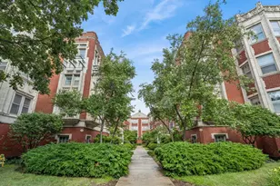 216 N Oak Park Ave, Oak Park, IL 60302 - Photo 1