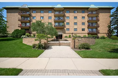 40 S Main Street #2D, Glen Ellyn, IL 60137 - Photo 1