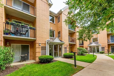 8710 W Evelyn Lane #201, Chicago, IL 60656 - Photo 1