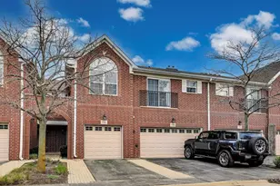 1112 Kensington Dr, Northbrook, IL 60062 - Photo 1