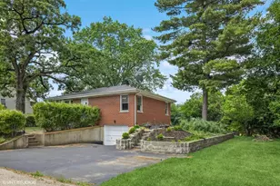 200 Eastwood Ct, Port Barrington, IL 60010 - Photo 1