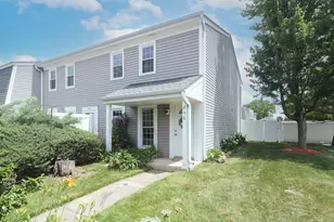 446 Northampton Ln, Roselle, IL 60172 - Photo 1