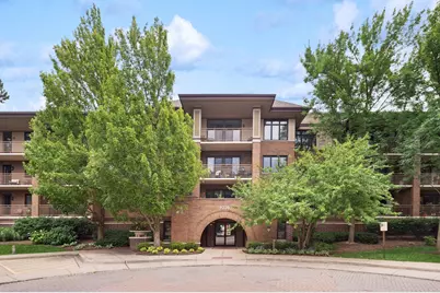 9220 N East Prairie Road #401, Evanston, IL 60203 - Photo 1