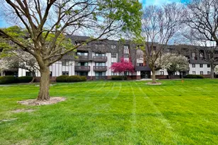 13000 W Heiden Cir, Lake Bluff, IL 60044 - Photo 1