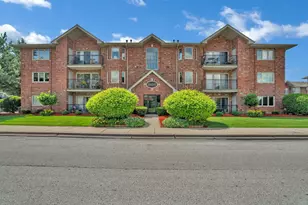 9400 Melvina Ave, Oak Lawn, IL 60453 - Photo 1