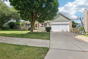 84 Arbor Ave, Sugar Grove, IL 60554 - Photo 1