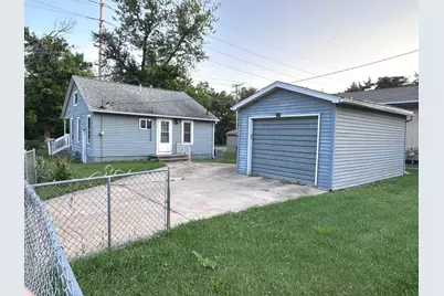 1601 W Oakland Avenue, Bloomington, IL 61701 - Photo 1