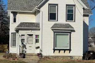 132 S McHenry Ave, Crystal Lake, IL 60014 - Photo 1