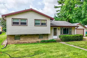 132 New St, Seneca, IL 61360 - Photo 1