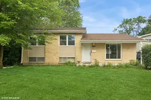 1016 Beverly Dr, Wheeling, IL 60090 - Photo 1