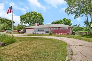 2503 Little Rock Rd, Plano, IL 60545 - Photo 1