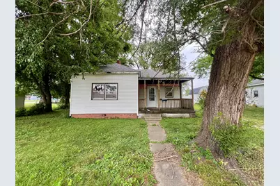 809 E Macon Street, Clifton, IL 61727 - Photo 1