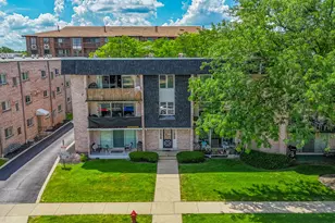 10354 Parkside Ave, Oak Lawn, IL 60453 - Photo 1