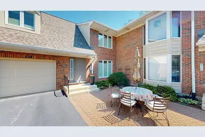 1671 N Belmont Court, Arlington Heights, IL 60004 - Photo 1