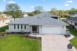 7705 Sycamore Dr, Orland Park, IL 60462 - Photo 1