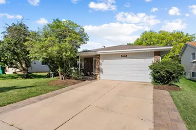 463 Raphael Avenue, Buffalo Grove, IL 60089 - Photo 1