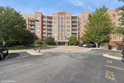 1 N Beacon Place #606, La Grange, IL 60525 - Photo 1