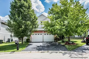 2325 N Lenox Ct, Round Lake Beach, IL 60073 - Photo 1