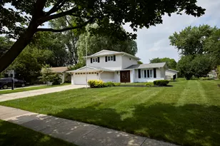 502 Hingham Ln, Schaumburg, IL 60193 - Photo 1