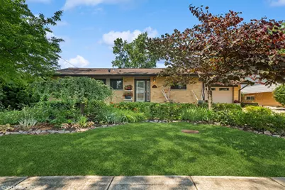 316 S Reuter Drive, Arlington Heights, IL 60005 - Photo 1