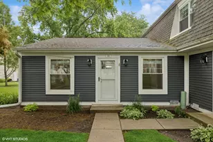 350 Meadow Ct, Vernon Hills, IL 60061 - Photo 1