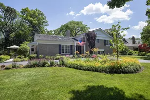 100 Beach Rd, Glencoe, IL 60022 - Photo 1