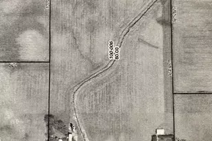 14N693 Getzelman Rd, Hampshire, IL 60140 - Photo 1