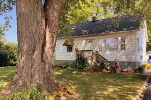 625 N Austin Ave, Waukegan, IL 60085 - Photo 1