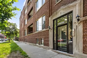 3237 W Sunnyside Ave, Chicago, IL 60625 - Photo 1