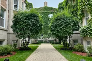 865 W Cornelia Ave, Chicago, IL 60657 - Photo 1