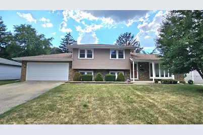 611 Kungs Way, Joliet, IL 60435 - Photo 1