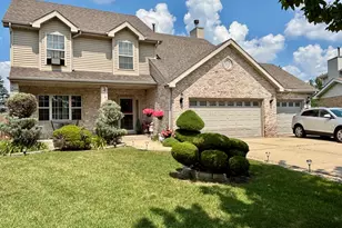 18606 Loras Ct, Country Club Hills, IL 60478 - Photo 1