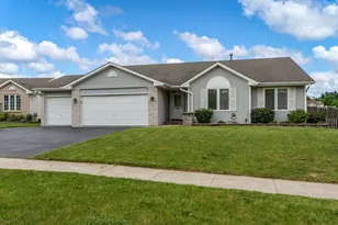 282 Oak St, Poplar Grove, IL 61065 - Photo 1